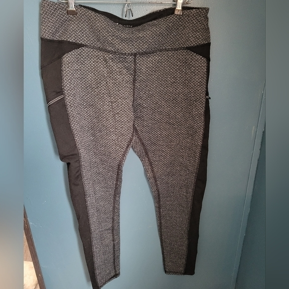 Z by Zobha size XL leggings w‎ zipper side pockets - Picture 1 of 5